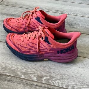Hoka SpeedGoat 5 Women’s 7.5